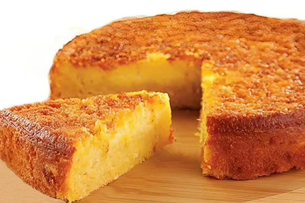 Bolo de milho com queijo, um bolo cremoso com sabor da fazenda uma delícia para seu café ou lanche