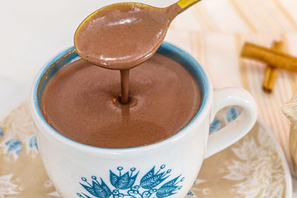 Chocolate quente cremoso, perfeito para dias frios do Sul