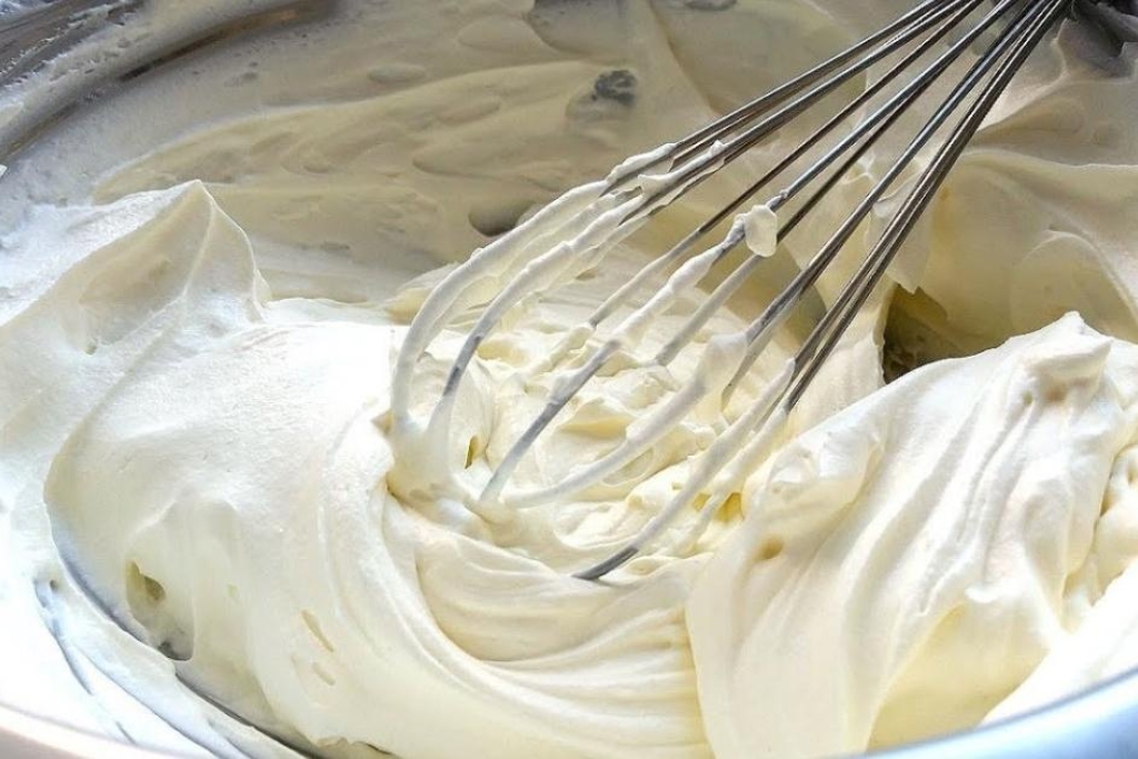 Glacê com leite condensado e manteiga, para deixar seus bolos perfeitos