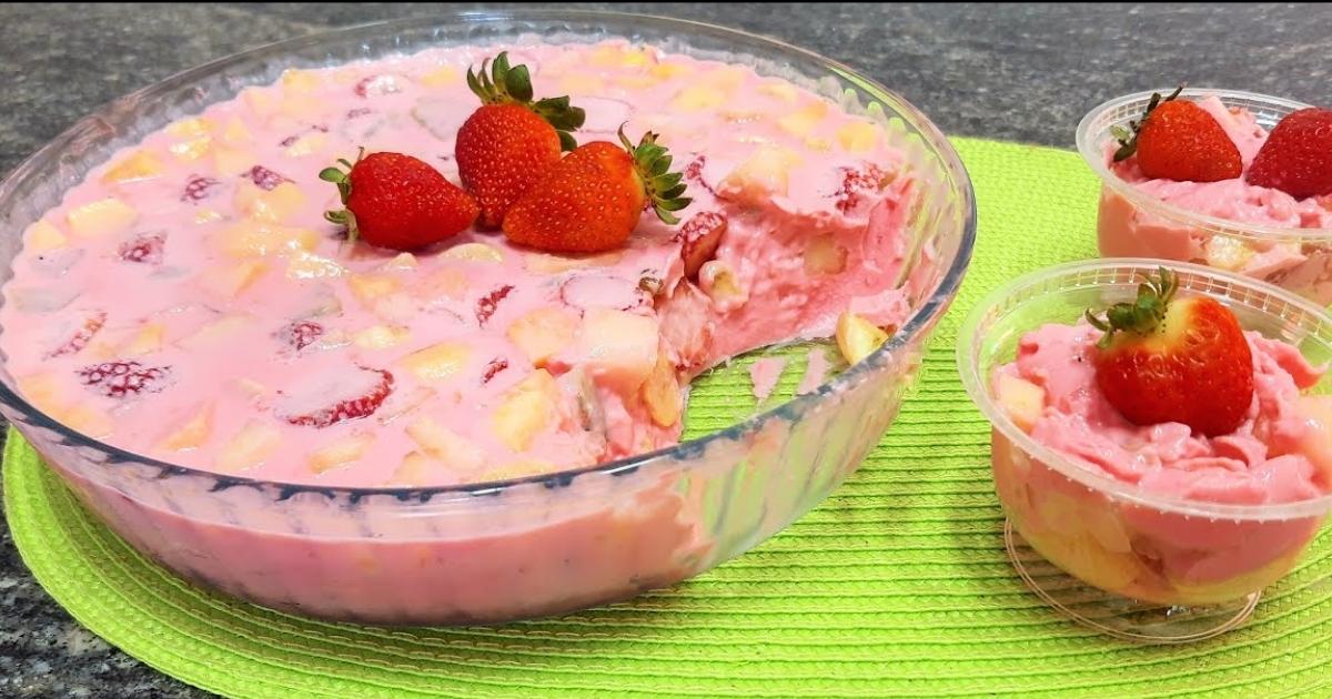 Salada de frutas com gelatina, refrescancia e um sabor especial que todo mundo gosta