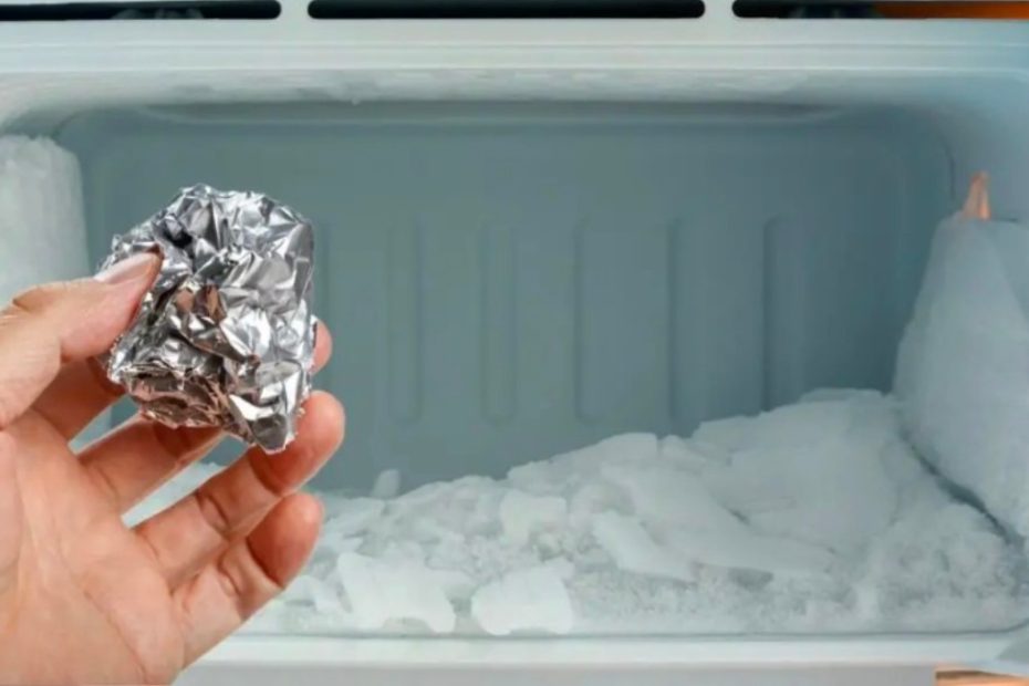Esse truque descongela o freezer na hora de limpar rápidinho